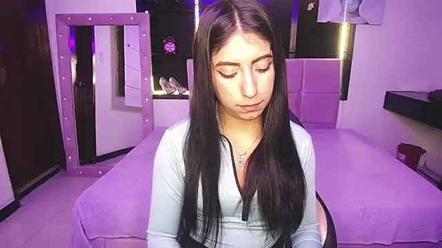 Angela Diaz  online show from February 4, 3:36 pm