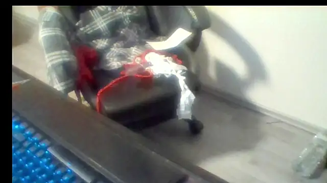 Snapshot of Stiiier1992 chatting on October 16, 9:27 pm Stiiier1992 online show from October 16, 9:27 pm