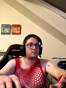 Snapshot of Stiiier1992 chatting on October 30, 3:30 am Stiiier1992 online show from October 30, 3:30 am