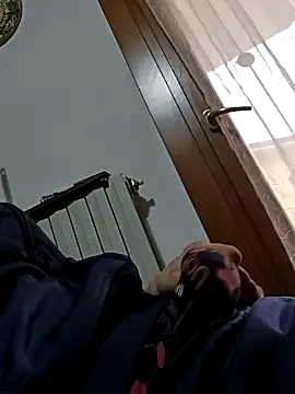 Snapshot of dariodario chatting on February 1, 10:26 am dariodario online show from February 1, 10:26 am