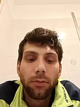 Snapshot of dariodario chatting on February 1, 5:05 pm dariodario online show from February 1, 5:05 pm