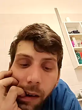 Snapshot of dariodario chatting on February 6, 10:00 pm dariodario online show from February 6, 10:00 pm