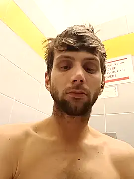 Snapshot of dariodario chatting on February 7, 6:02 pm dariodario online show from February 7, 6:02 pm