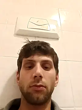 Snapshot of dariodario chatting on February 16, 10:54 pm dariodario online show from February 16, 10:54 pm