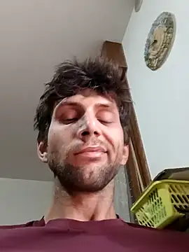 Snapshot of dariodario chatting on March 6, 10:20 am dariodario online show from March 6, 10:20 am