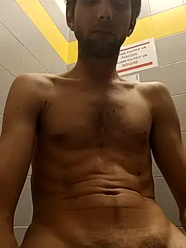 Snapshot of dariodario chatting on March 6, 6:05 pm dariodario online show from March 6, 6:05 pm