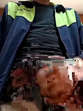 Snapshot of dariodario chatting on March 8, 7:27 am dariodario online show from March 8, 7:27 am