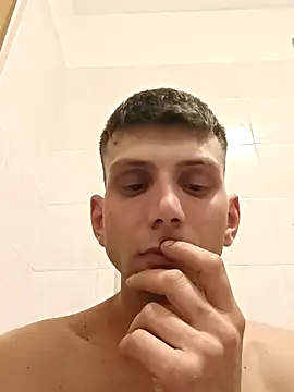 Snapshot of dariodario chatting on March 13, 8:32 pm dariodario online show from March 13, 8:32 pm