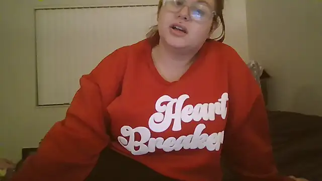 HoneyBear19 online show from February 15, 5:19 am