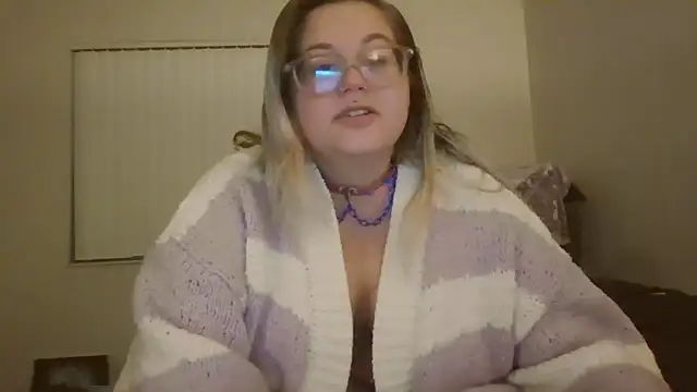 HoneyBear19 online show from February 24, 7:55 am