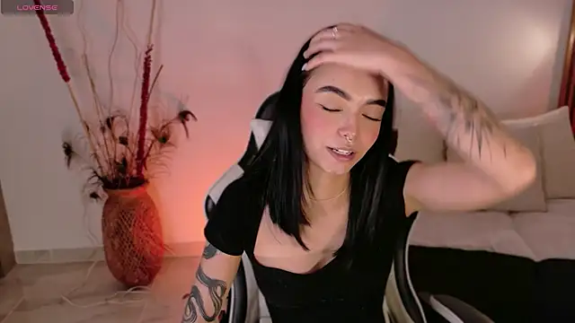 AnabelWolf online show from March 23, 4:11 pm