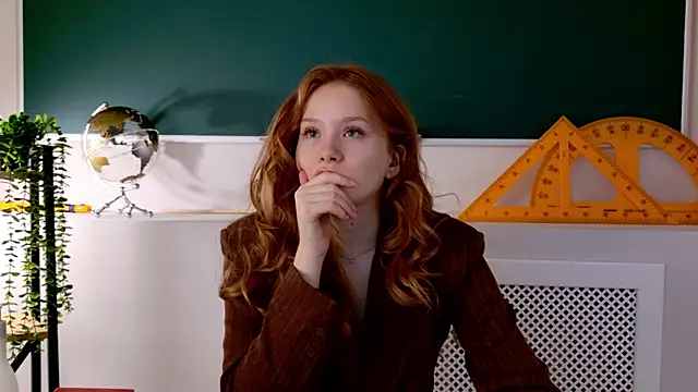 Snapshot of MichelleReid chatting on October 24, 3:03 am MichelleReid online show from October 24, 3:03 am