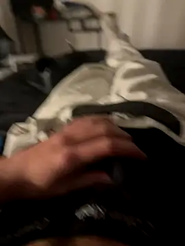 alixbg33 online show from December 5, 4:44 pm