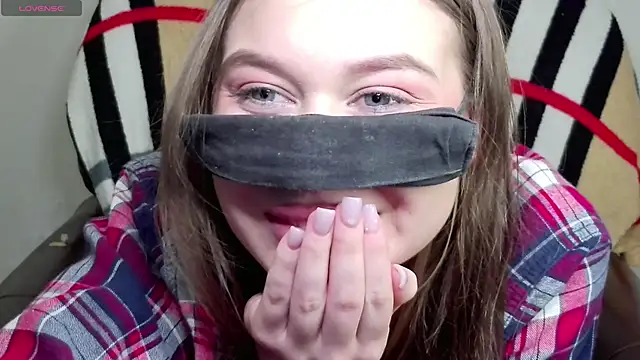 Snapshot of Mikki5P chatting on February 21, 9:11 pm Mikki5P online show from February 21, 9:11 pm