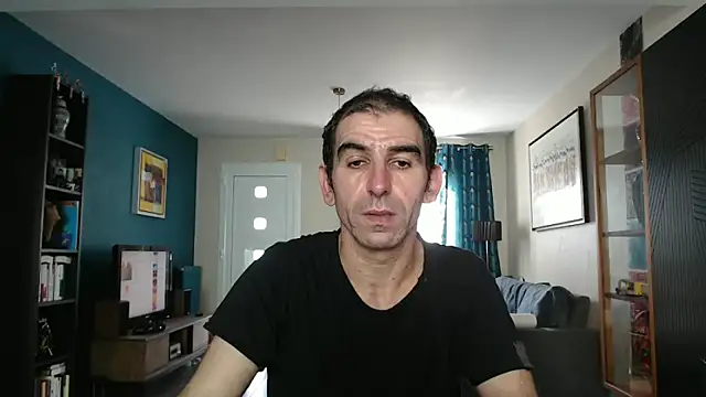 Snapshot of Samir_44200 chatting on April 8, 2:17 pm Samir 44200 online show from April 8, 2:17 pm