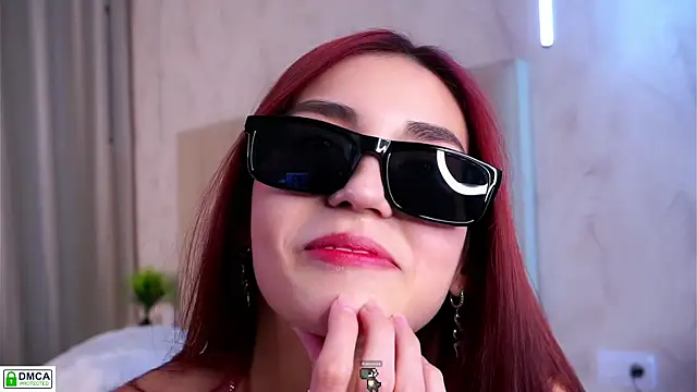 AnnisCharlton online show from December 6, 2:17 pm