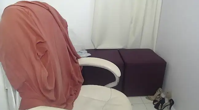 Xileny-Halliwey online show from December 6, 12:23 am