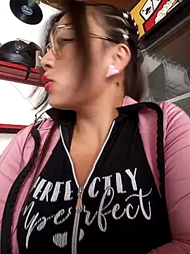 LIZ-06  online show from September 12, 4:51 pm