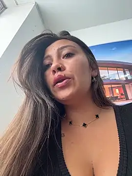 LIZ-06  online show from March 3, 1:50 pm