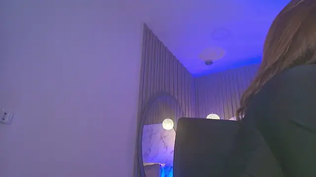 Franchesca De Luca online show from March 25, 1:55 am