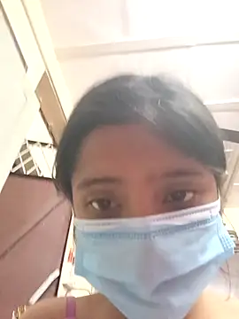 Snapshot of BabySlimmy10 chatting on December 10, 6:44 am BabySlimmy10 online show from December 10, 6:44 am