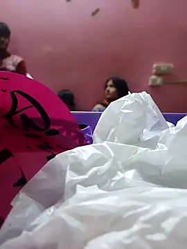 Snapshot of BabySlimmy10 chatting on December 3, 6:50 pm BabySlimmy10 online show from December 3, 6:50 pm