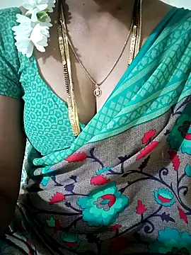 Cute-chinny online show from January 2, 2:57 pm