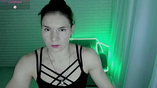 Lisa Ray online show from February 24, 4:27 am