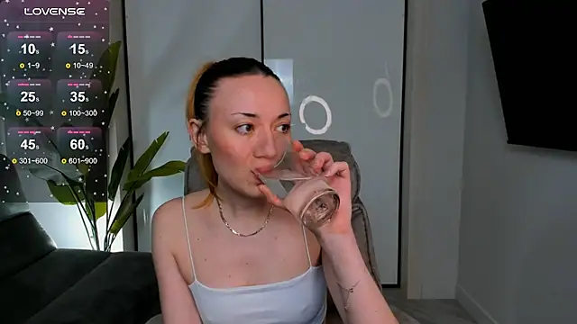 Maddy Garcia online show from February 27, 12:43 am