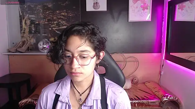 Snapshot of Lili_Gomez_ chatting on October 4, 12:36 pm Lili Gomez online show from October 4, 12:36 pm