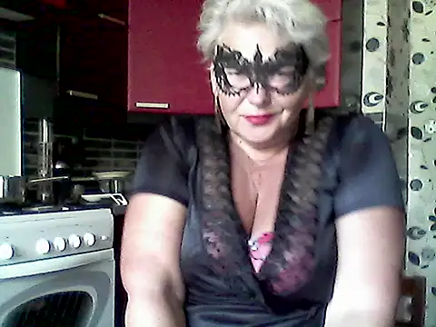 Lisa Suzie online show from July 25, 8:12 am