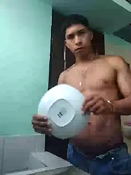 maximo vega newv online show from December 20, 9:50 pm