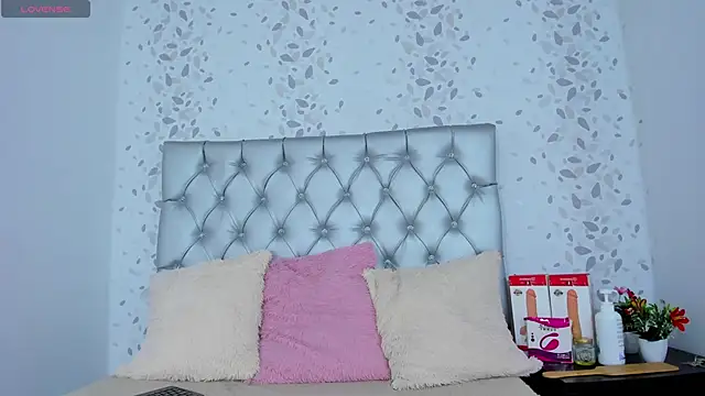 Snapshot of candymery chatting on February 19, 7:38 pm candymery online show from February 19, 7:38 pm