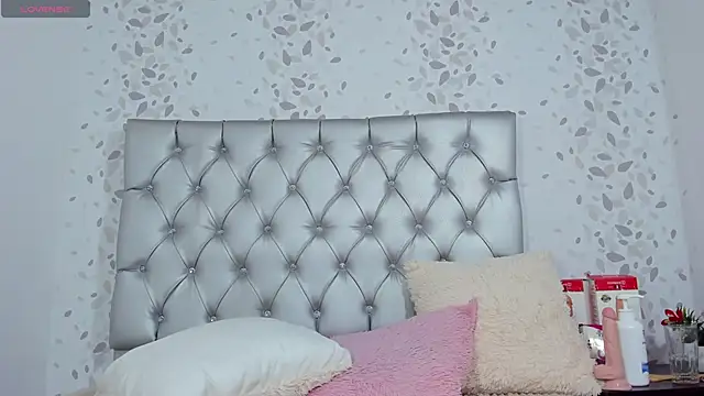 Snapshot of candymery chatting on March 7, 10:10 pm candymery online show from March 7, 10:10 pm