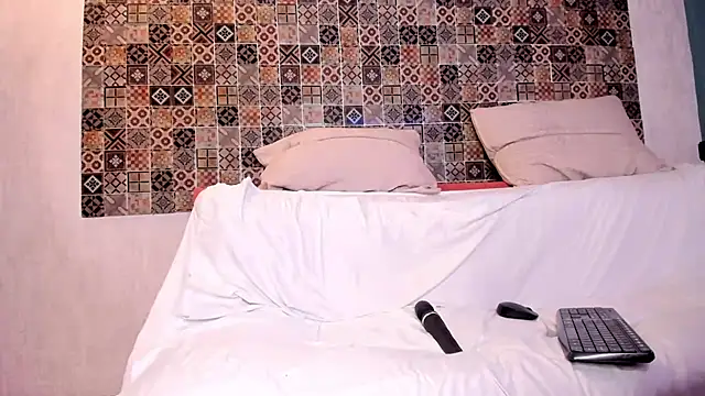 Pamela Johnsonn online show from February 28, 10:39 pm