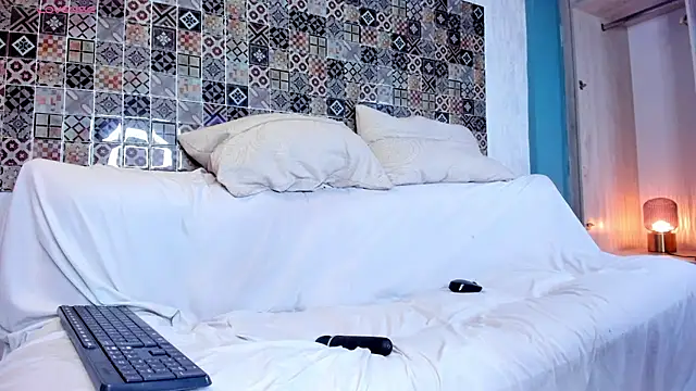 Pamela Johnsonn online show from March 20, 1:57 am