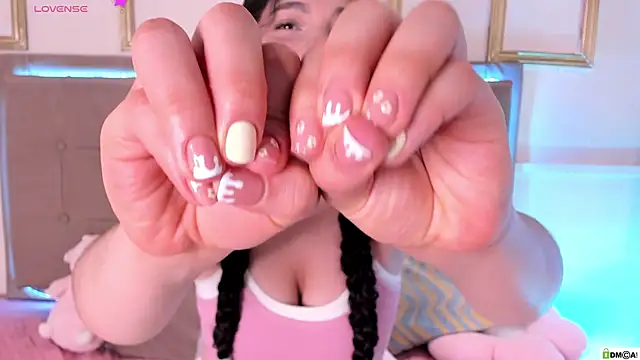 amandalee01 online show from April 7, 9:59 pm