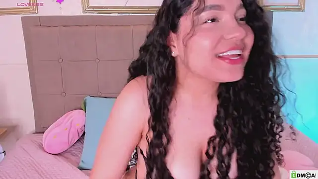 amandalee01 online show from June 4, 8:37 pm