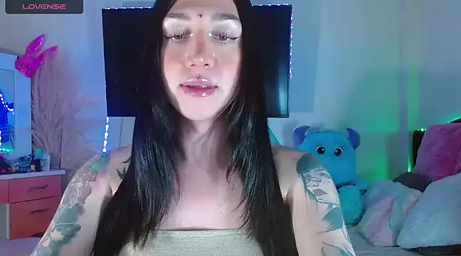 Snapshot of karla_zambrano chatting on December 17, 10:22 pm karla zambrano online show from December 17, 10:22 pm