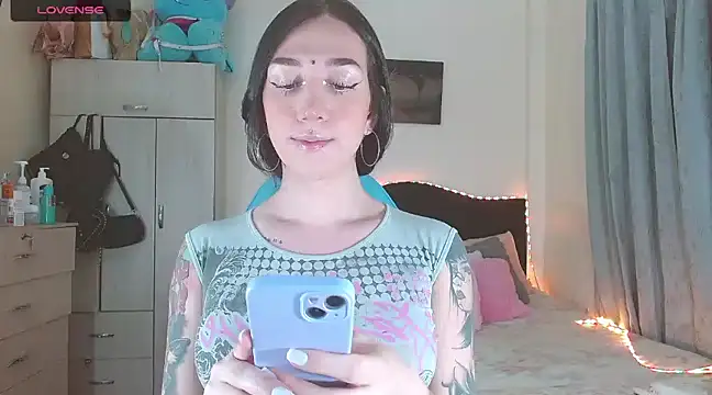 Snapshot of karla_zambrano chatting on March 19, 4:02 pm karla zambrano online show from March 19, 4:02 pm