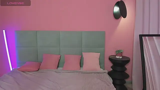 BeatriceReeves online show from November 15, 1:03 am