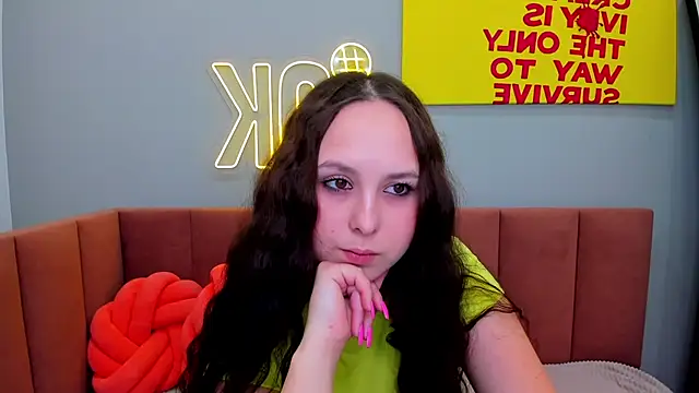 BeatriceReeves online show from June 6, 1:11 am