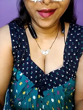 Sexy Mona Bhabhi online show from March 17, 6:22 pm