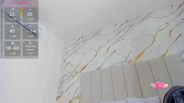 aggy castel online show from April 14, 3:40 pm