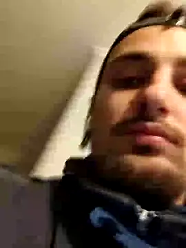 Snapshot of salvat22 chatting on December 30, 5:34 pm salvat22 online show from December 30, 5:34 pm