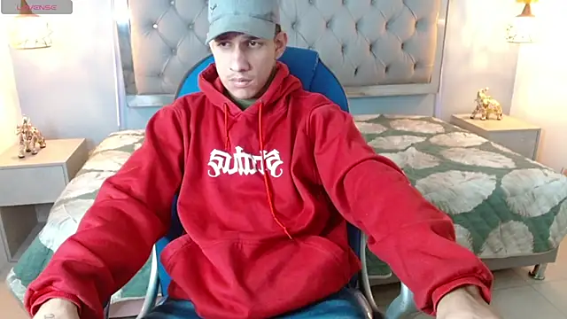 Snapshot of Jheidertwink chatting on December 28, 3:26 am Jheidertwink online show from December 28, 3:26 am