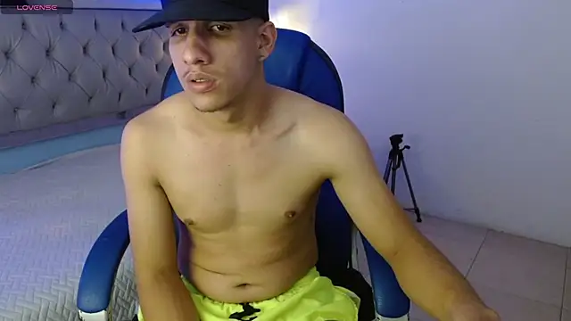 Snapshot of Jheidertwink chatting on January 21, 1:00 pm Jheidertwink online show from January 21, 1:00 pm