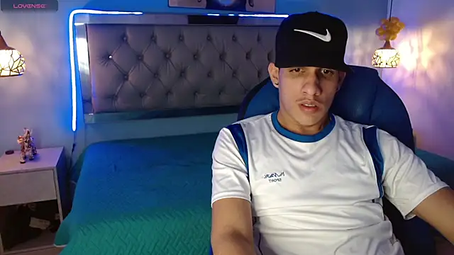 Snapshot of Jheidertwink chatting on February 5, 4:16 am Jheidertwink online show from February 5, 4:16 am