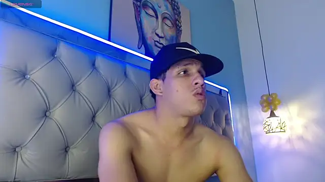 Snapshot of Jheidertwink chatting on February 9, 9:37 am Jheidertwink online show from February 9, 9:37 am