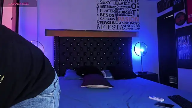 Snapshot of JoshMillerr_ chatting on January 28, 7:53 pm JoshMillerr online show from January 28, 7:53 pm